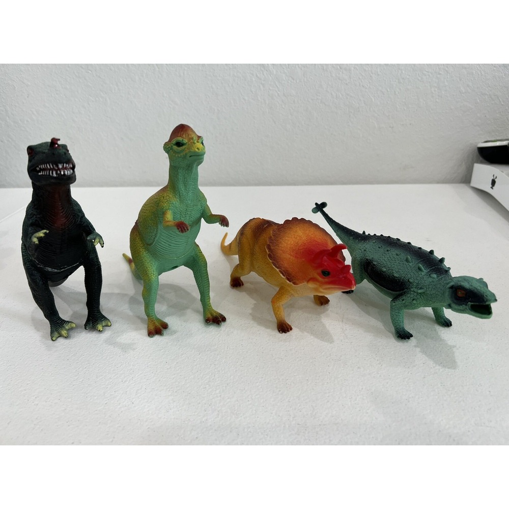 VINTAGE  LOT Of 4 Dinosaurs rubber Figures